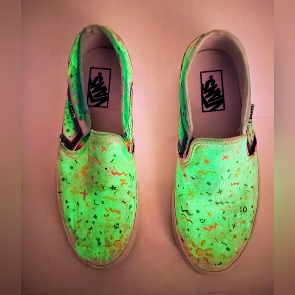 Vans 721356 Glow In The Dark, Custom Painted, Woman Size 8. - Picture 2 of 12